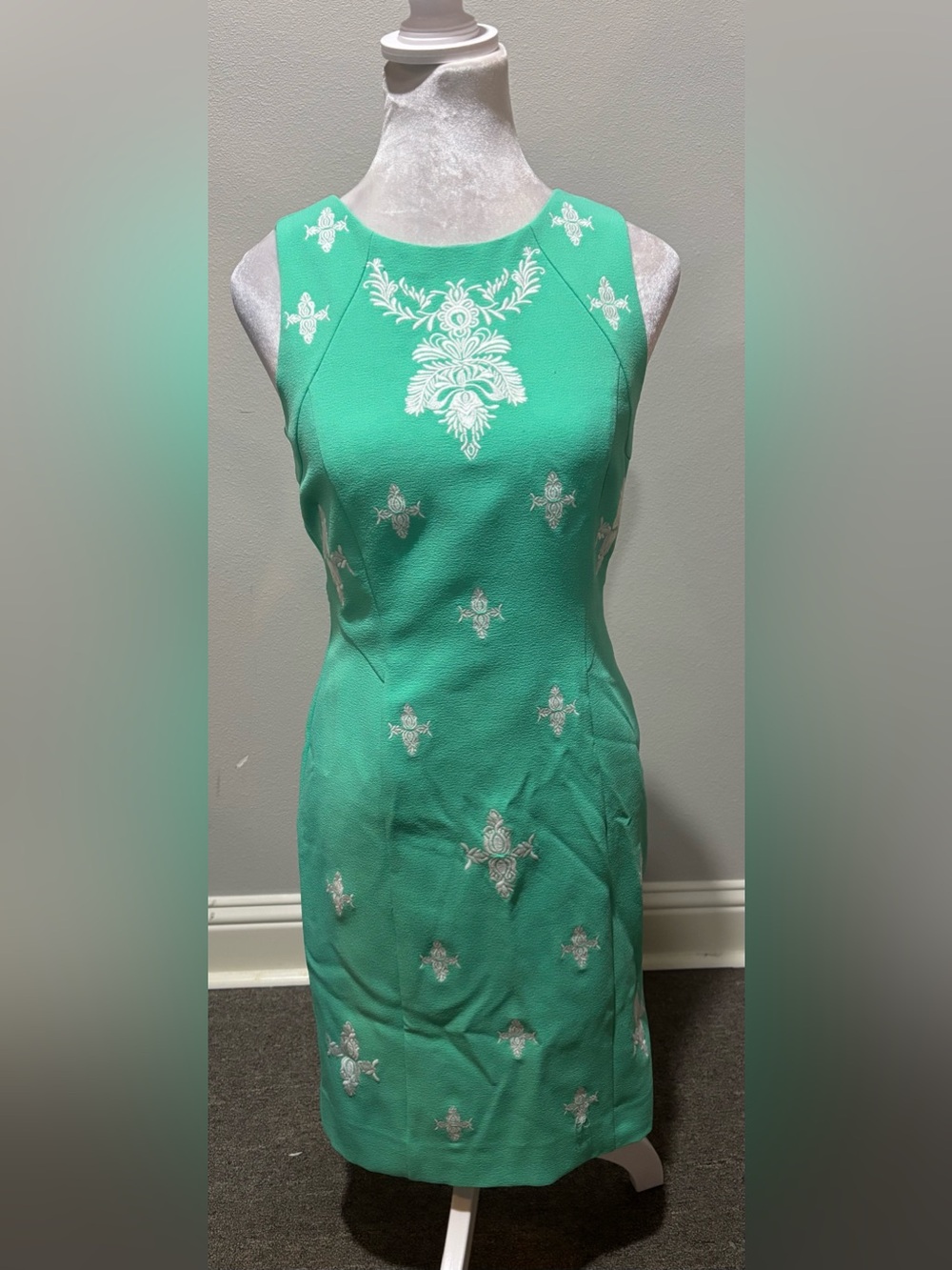 Daniel Cremieux Mint Green embroidered sheath dress Sz 2